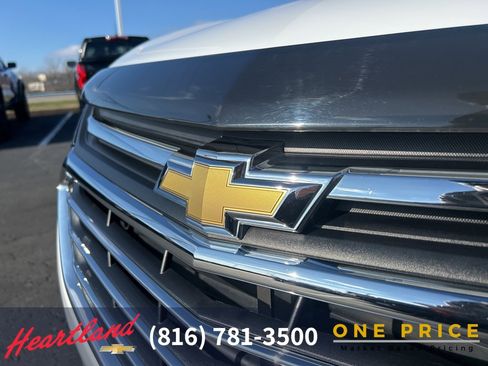 Used 2018 Chevrolet Equinox Premier image 10