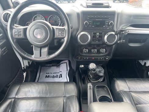 Used 2012 Jeep Wrangler Unlimited Sahara w/ Connectivity Group image 8