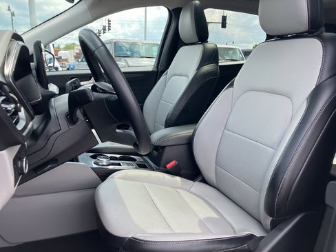 Used 2024 Ford Escape Platinum AWD/4WD image 29