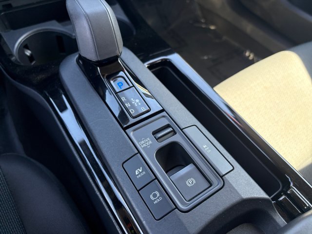 Certified 2024 Toyota Prius LE FWD image 22