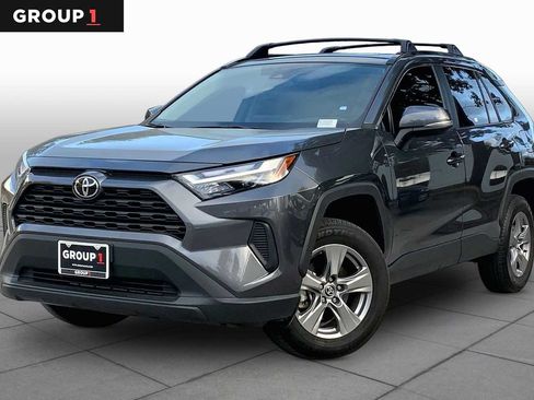 Used 2025 Toyota RAV4 XLE w/ Convenience Package FWD image 1