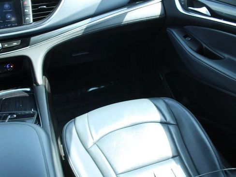 Used 2022 Buick Enclave Premium w/ LPO, Touring Package AWD/4WD image 16