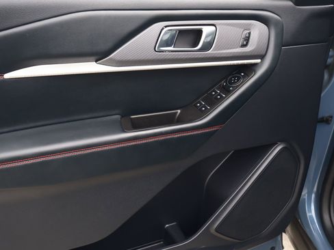 Used 2025 Ford Explorer ST-Line RWD image 17