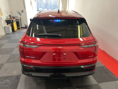 New 2025 Toyota Crown Signia image 8