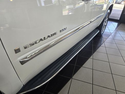 Used 2008 Cadillac Escalade ESV AWD image 36
