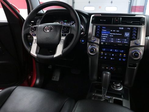 Used 2022 Toyota 4Runner Limited AWD/4WD image 26