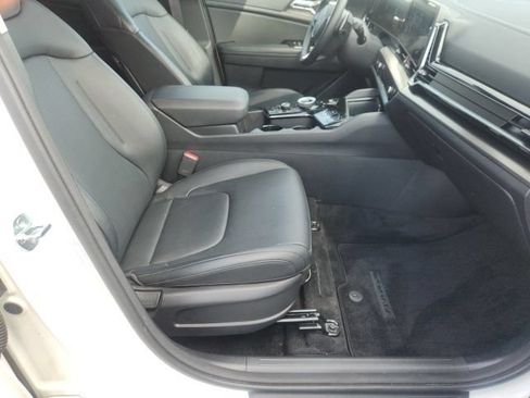Used 2025 Kia Sportage EX AWD/4WD image 15