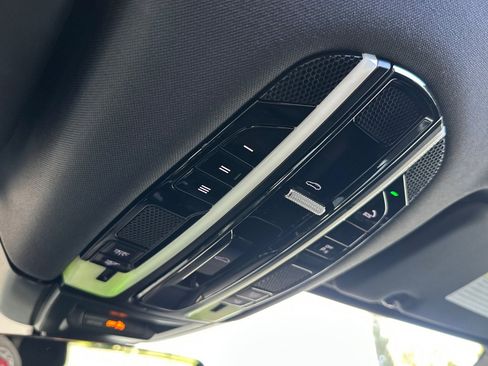 Used 2019 Porsche Cayenne AWD/4WD image 23