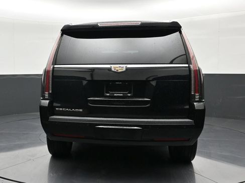 Used 2019 Cadillac Escalade 2WD image 4