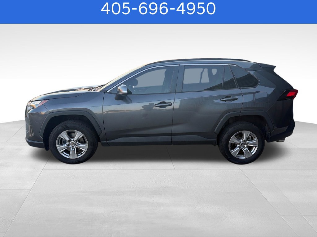 Used 2022 Toyota RAV4 XLE FWD image 2