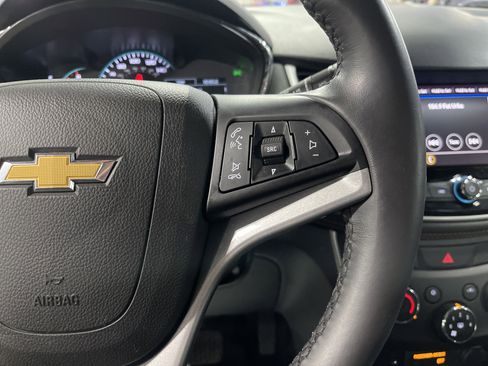 Used 2021 Chevrolet Trax LT w/ Driver Confidence Package image 19