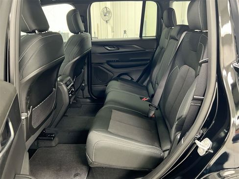 New 2025 Jeep Grand Cherokee Laredo X image 23