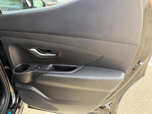 Used 2023 Hyundai Santa Cruz SE image 21