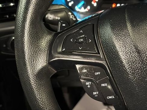 Used 2019 Ford Edge SE image 14