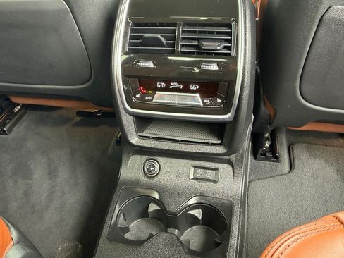 Used 2021 BMW X7 xDrive40i w/ M Sport Package AWD/4WD image 32