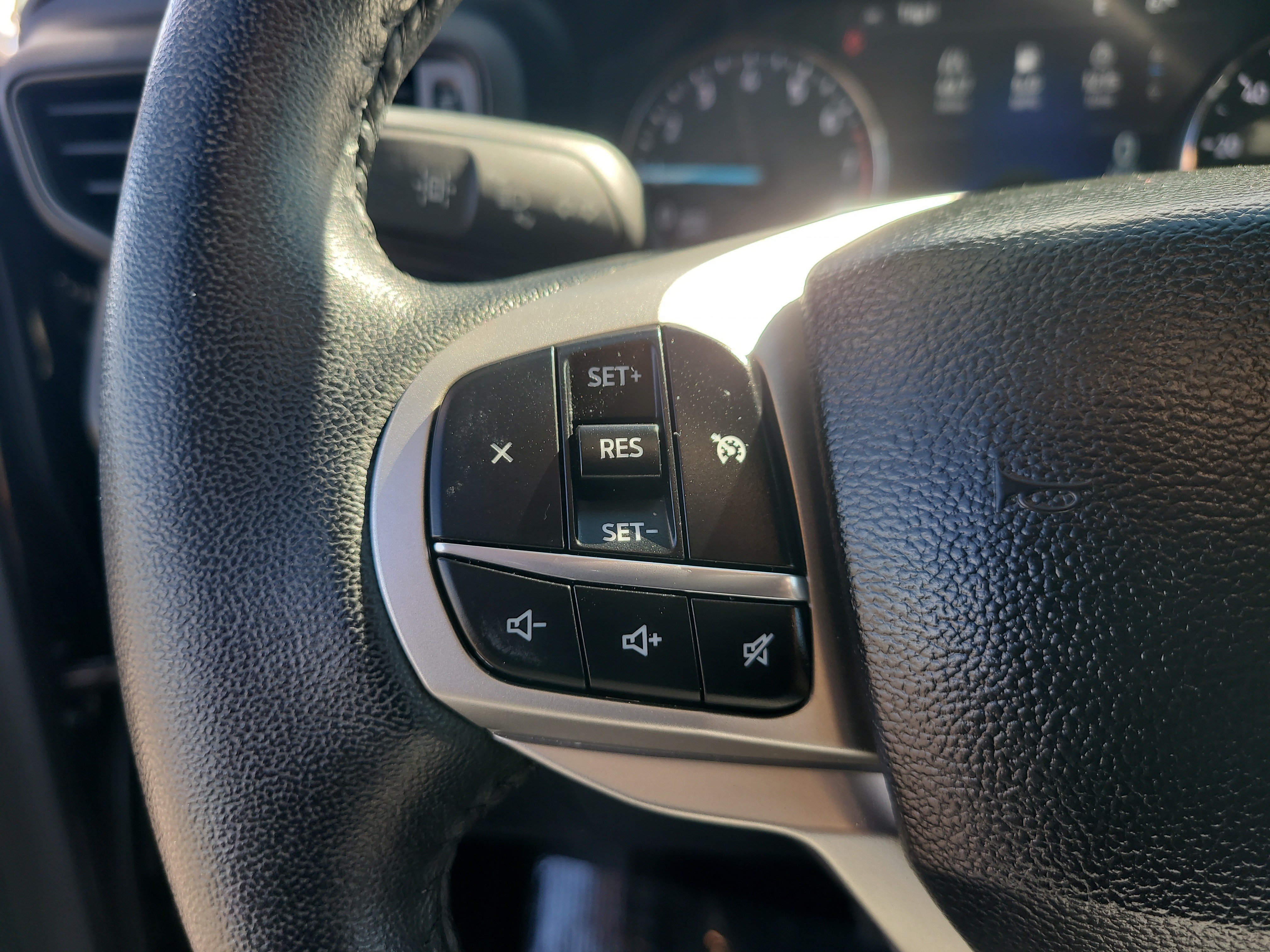 Used 2023 Ford Explorer XLT RWD image 29