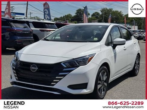 Used 2023 Nissan Versa SV FWD image 4