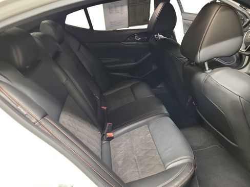 Used 2023 Nissan Maxima SR w/ Sport Mat Group image 23