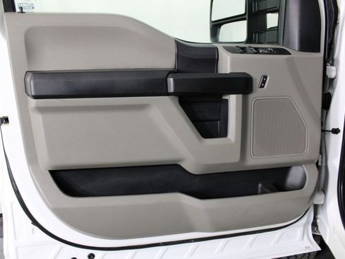 Used 2020 Ford F350 XL w/ Power Equipment Group image 14