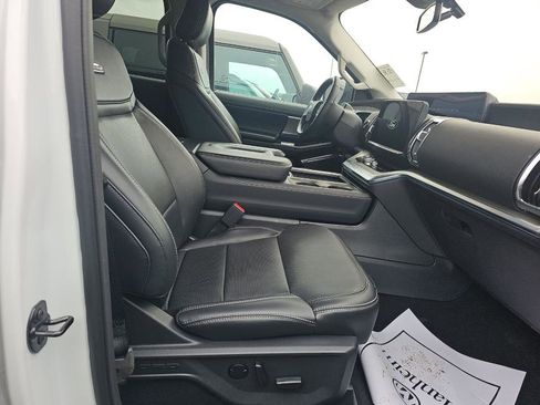Certified 2025 Ford Expedition Platinum AWD/4WD image 12