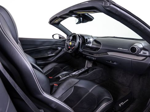 Used 2021 Ferrari F8 Tributo RWD image 25