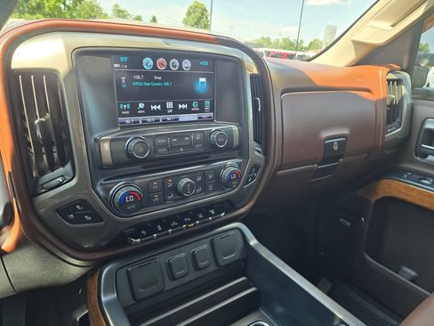 Used 2018 Chevrolet Silverado 3500 High Country AWD/4WD image 15