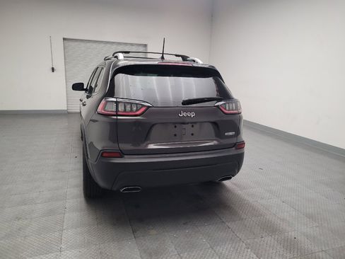 Used 2019 Jeep Cherokee Latitude Plus w/ Comfort/Convenience Group FWD image 6