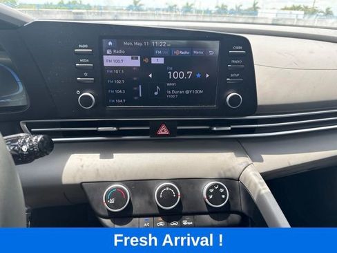 Used 2024 Hyundai Elantra SE FWD image 6