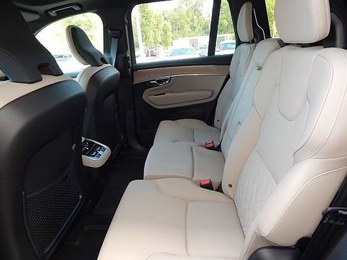 New 2026 Volvo XC90 B5 Plus image 14