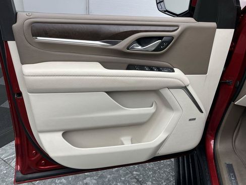 Certified 2021 GMC Yukon XL Denali w/ Denali Premium Package AWD/4WD image 8