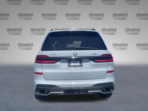 Used 2025 BMW X7 xDrive40i w/ M Sport Package AWD/4WD image 4