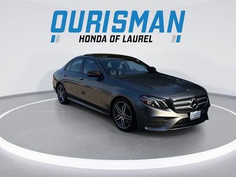 Used 2018 Mercedes-Benz E 300 4MATIC w/ Premium 1 Package image 2