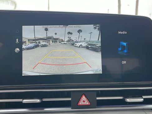 New 2025 Hyundai Elantra Limited image 20