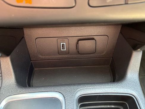 Used 2019 Ford Escape SEL AWD/4WD image 17