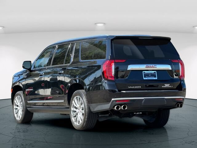 Used 2023 GMC Yukon XL Denali w/ Denali Reserve Package AWD/4WD image 4