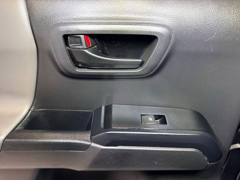 Used 2022 Toyota Tacoma SR image 42