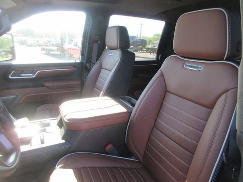 New 2026 GMC Sierra 3500 Denali Ultimate AWD/4WD image 12