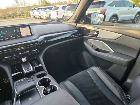 Used 2023 Acura MDX A-Spec image 11