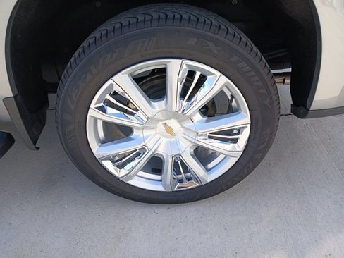 Certified 2024 Chevrolet Silverado 1500 High Country w/ High Country Premium Package AWD/4WD image 30