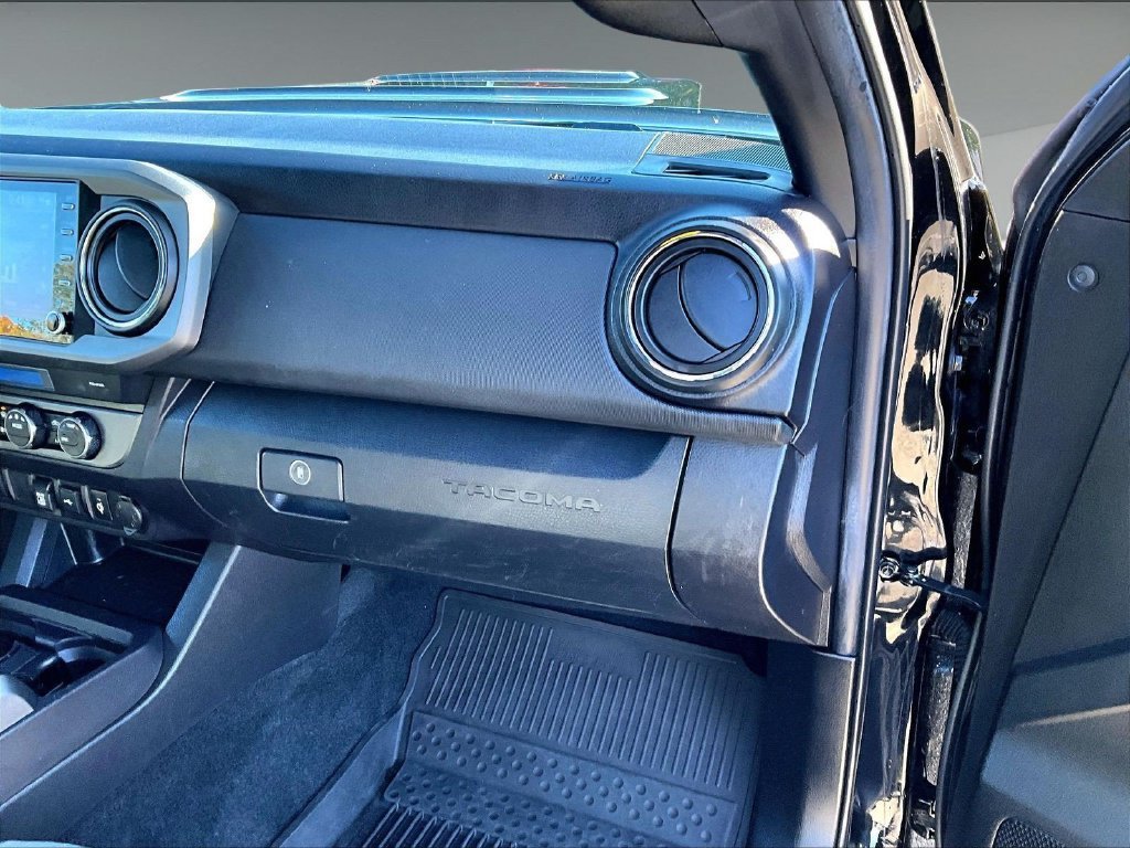 Used 2022 Toyota Tacoma TRD Sport AWD/4WD image 13
