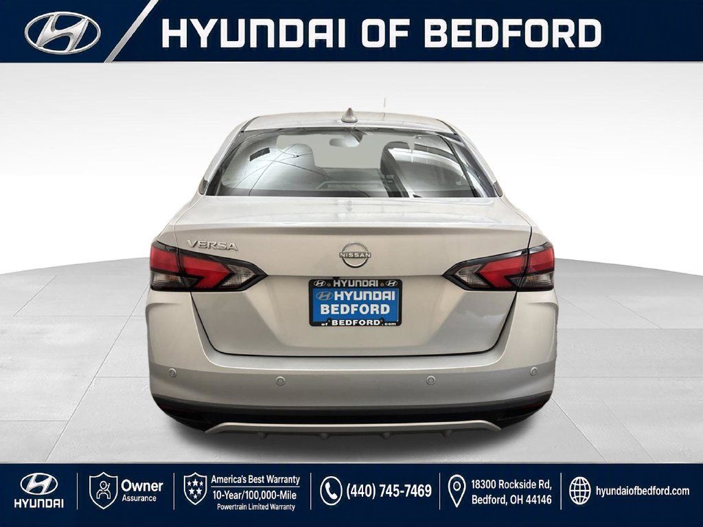 Used 2025 Nissan Versa SV FWD image 8