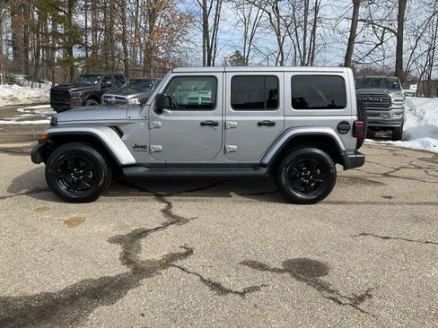 Used 2020 Jeep Wrangler Unlimited Sahara AWD/4WD image 3