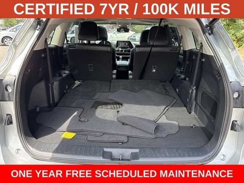 Used 2022 Toyota Highlander XLE AWD/4WD image 12
