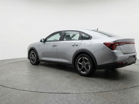 Used 2025 Kia K4 LXS image 6