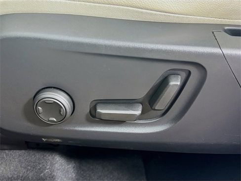 Used 2023 Volvo XC40 B5 Plus w/ Driver Assist Package image 19