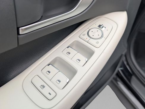 Used 2025 Hyundai Sonata SE FWD image 14