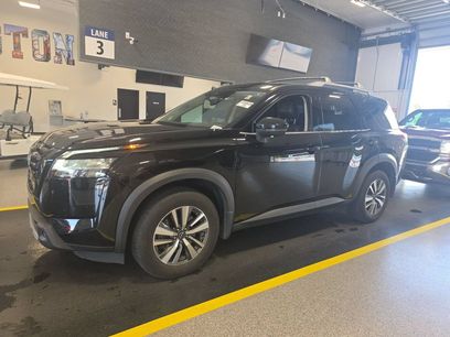 Used 2024 Nissan Pathfinder SL w/ Black Appearance Package