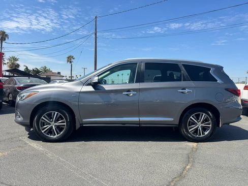 Used 2019 INFINITI QX60 Luxe w/ Essential Package FWD image 3