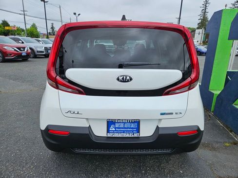 Used 2021 Kia Soul EX FWD image 4