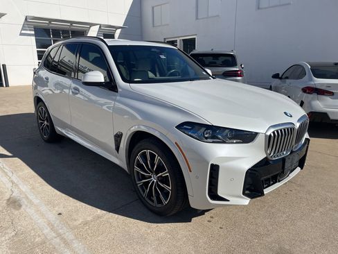 Certified 2024 BMW X5 xDrive40i w/ M Sport Package image 4